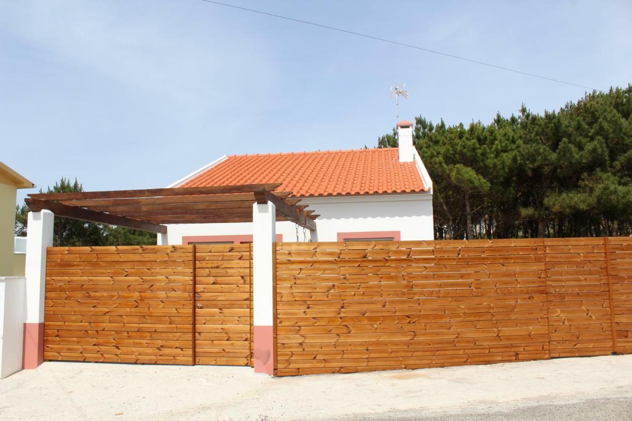 Number 10 Beach House A dos Cunhados Kültér fotó